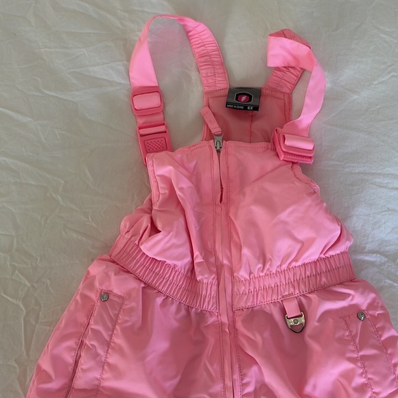 Girl’s 6X pink snow pants with Bob and shoulder straps - Picture 2 of 8